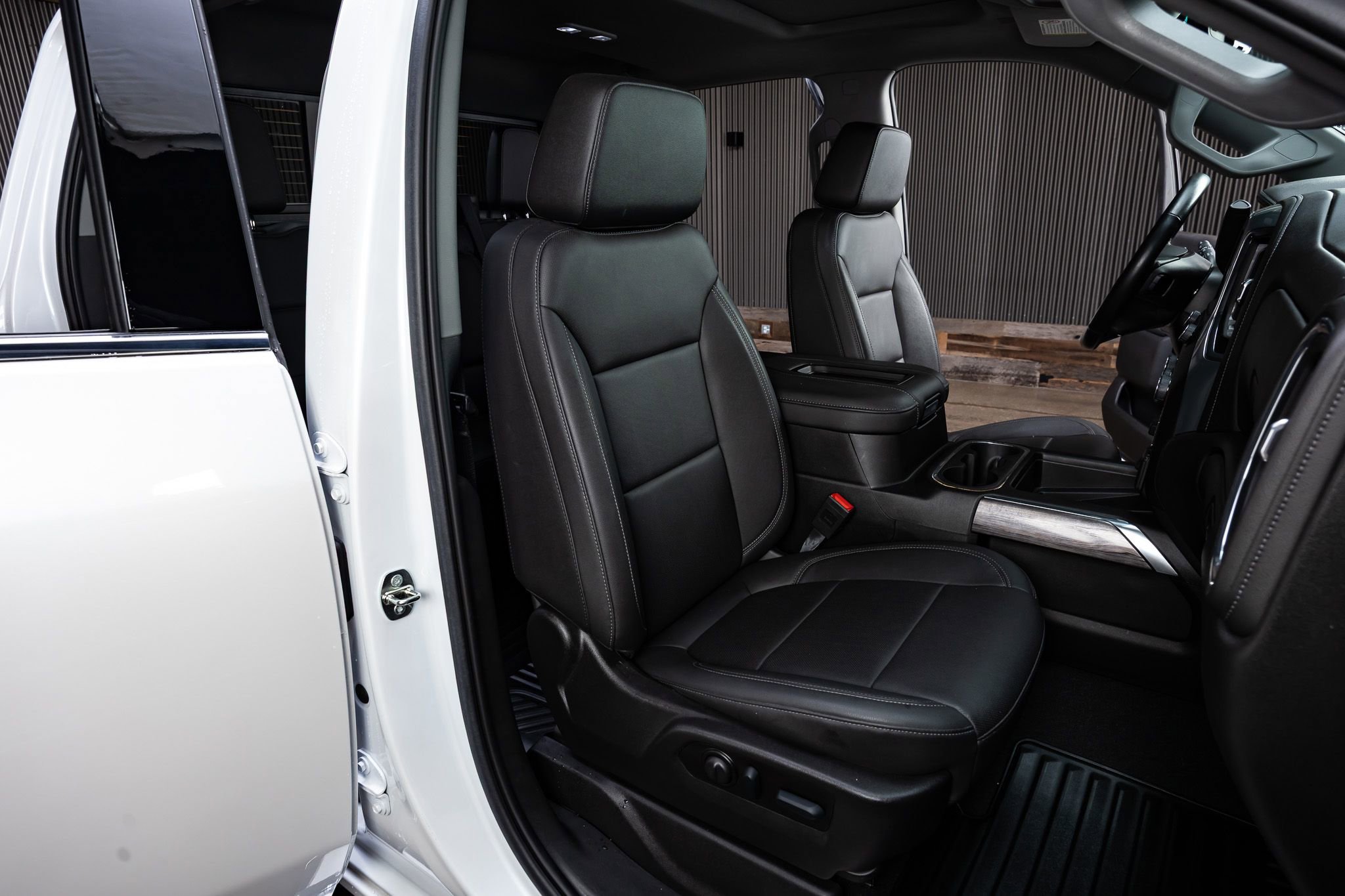 Used 2022 Chevrolet Silverado 2500 LTZ w/ LTZ Plus Package image 31