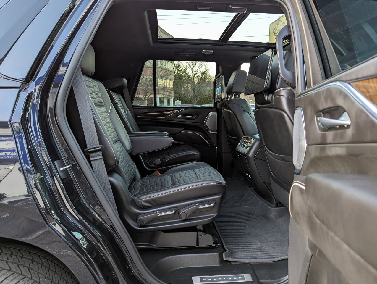 Used 2023 Cadillac Escalade Sport Platinum w/ LPO, Floor Liner Package image 35