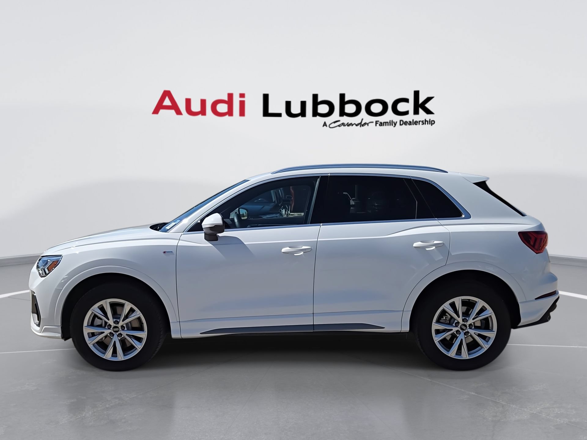 Certified 2025 Audi Q3 2.0T Premium w/ Convenience Package AWD/4WD image 5