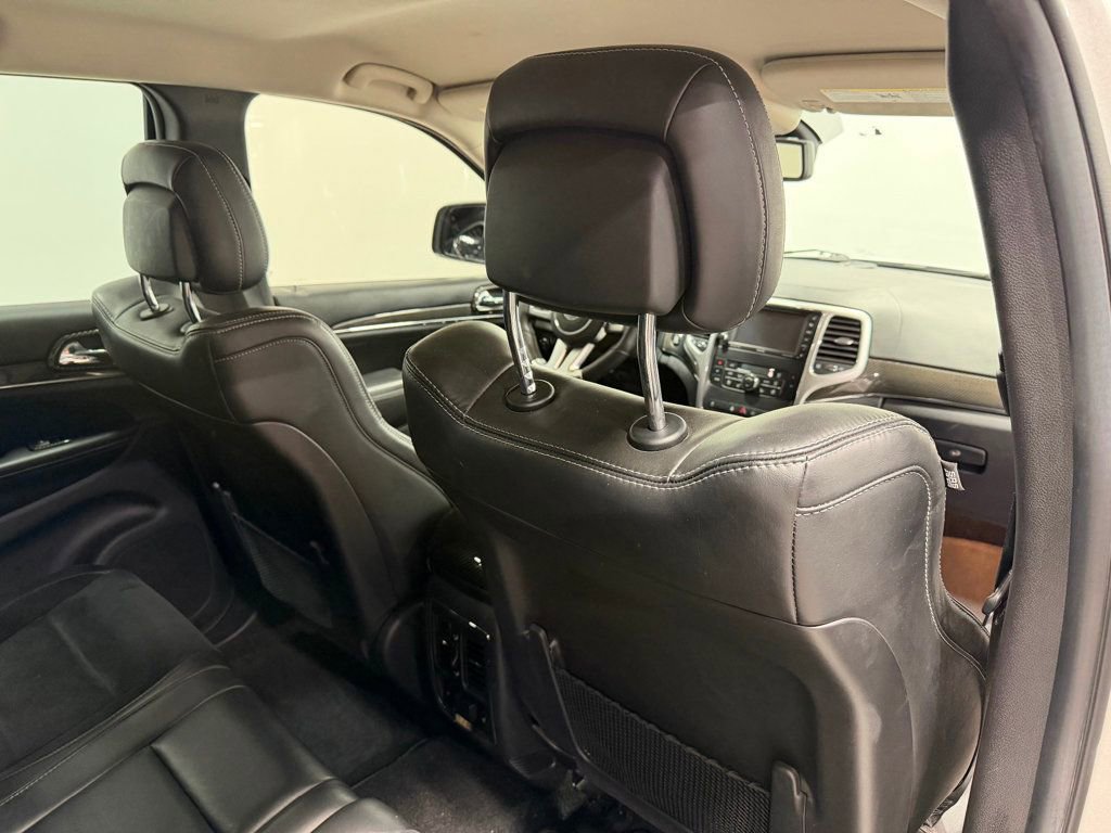 Used 2012 Jeep Grand Cherokee SRT8 w/ Luxury Group II image 39