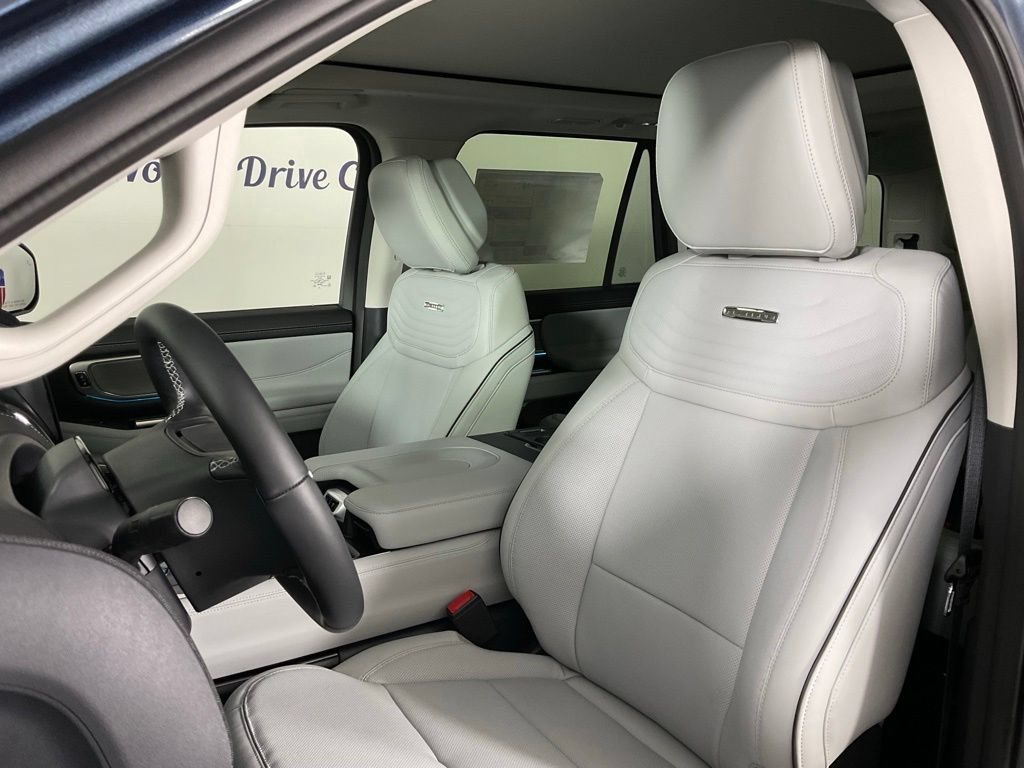 New 2027 Ford Expedition Platinum w/ Platinum Ultimate Package AWD/4WD image 14