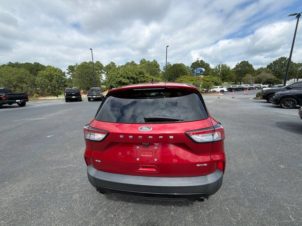 Used 2022 Ford Escape SE w/ SE Sport Appearance Package AWD/4WD image 11