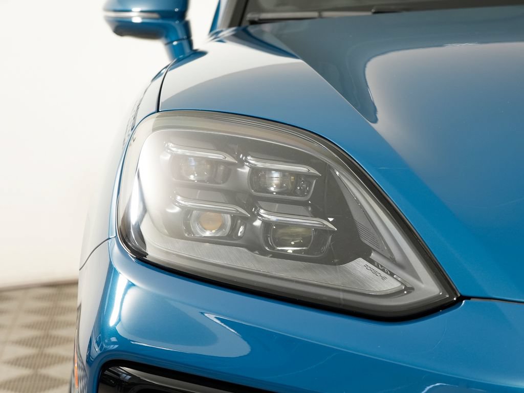 Certified 2026 Porsche Cayenne AWD/4WD image 11