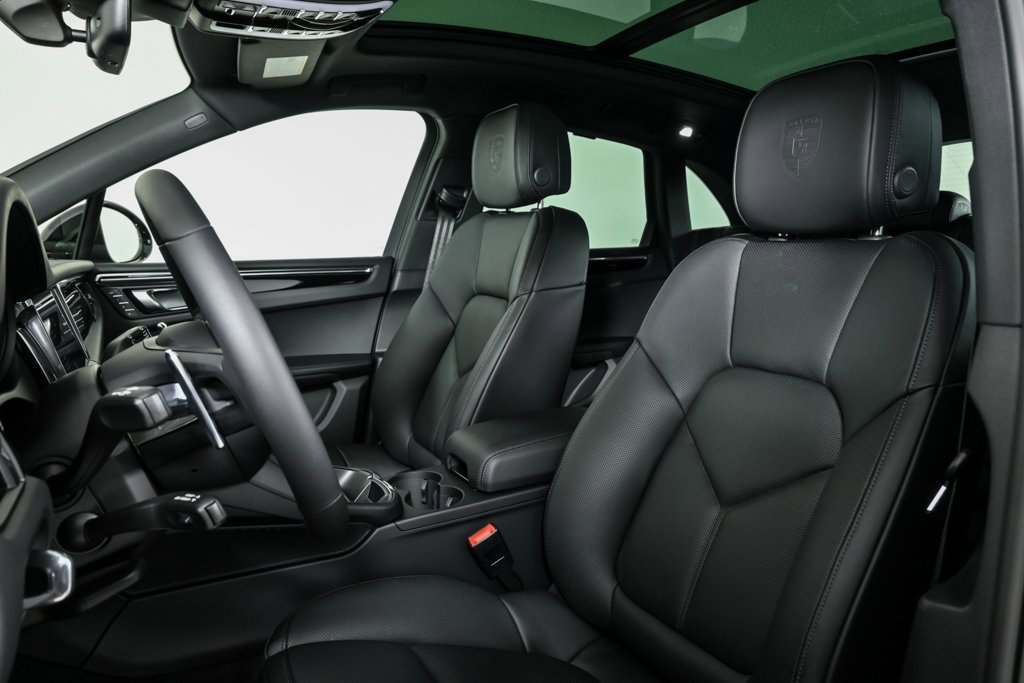 New 2026 Porsche Macan image 5
