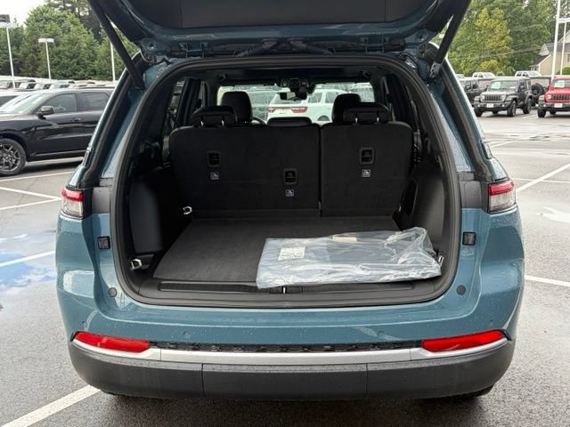 New 2026 Jeep Grand Cherokee Limited w/ Luxury Tech Group II AWD/4WD image 6