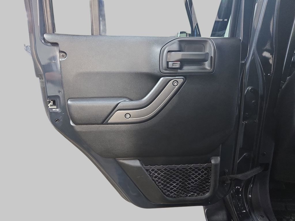 Used 2018 Jeep Wrangler Unlimited Sport S AWD/4WD image 17