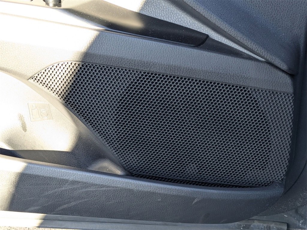 Used 2025 Toyota Camry SE image 15