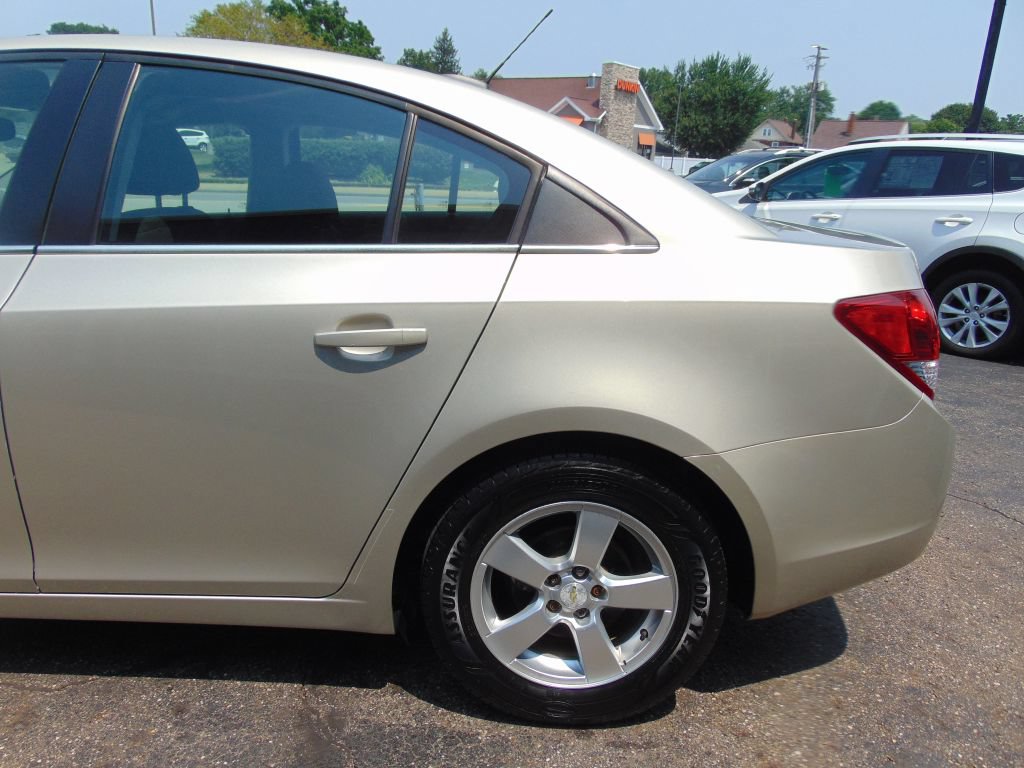 Used 2015 Chevrolet Cruze LT FWD image 13