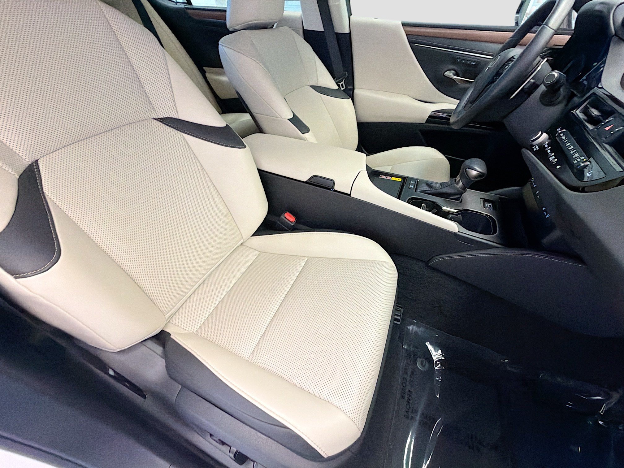 Used 2025 Lexus ES 300h w/ Premium Package FWD image 15
