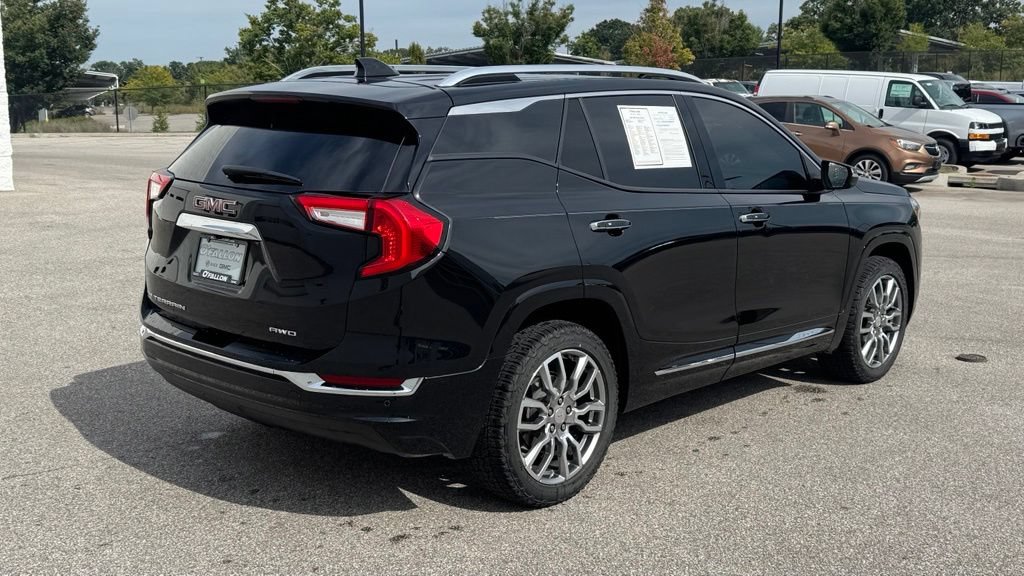 Used 2022 GMC Terrain Denali w/ Denali Premium Package AWD/4WD image 3