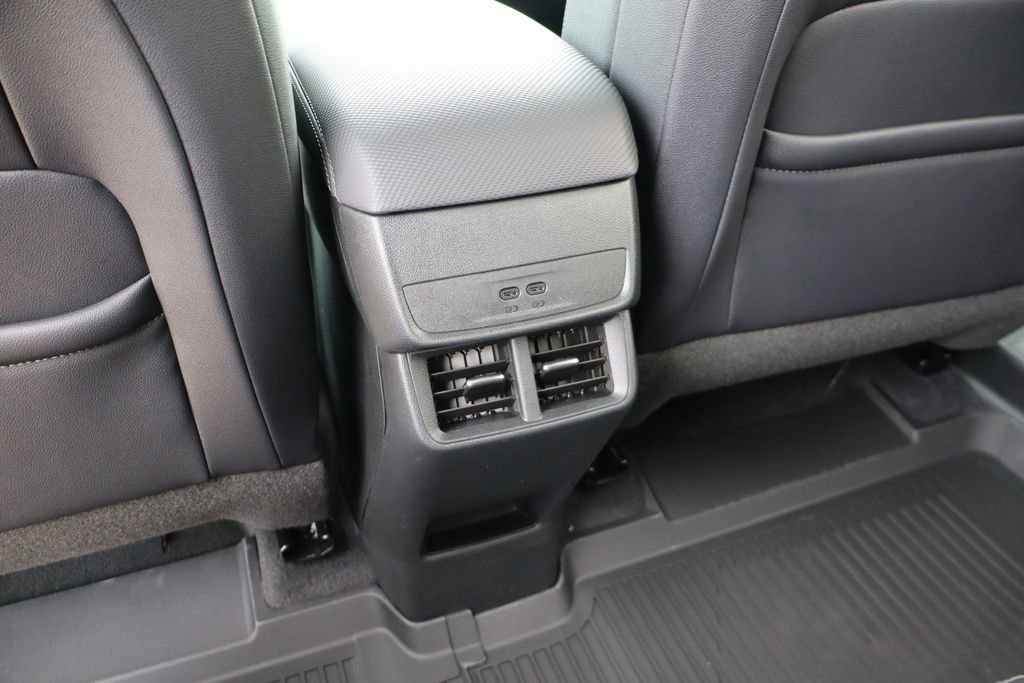 New 2026 Chevrolet Equinox LT w/ Convenience Package II AWD/4WD image 38
