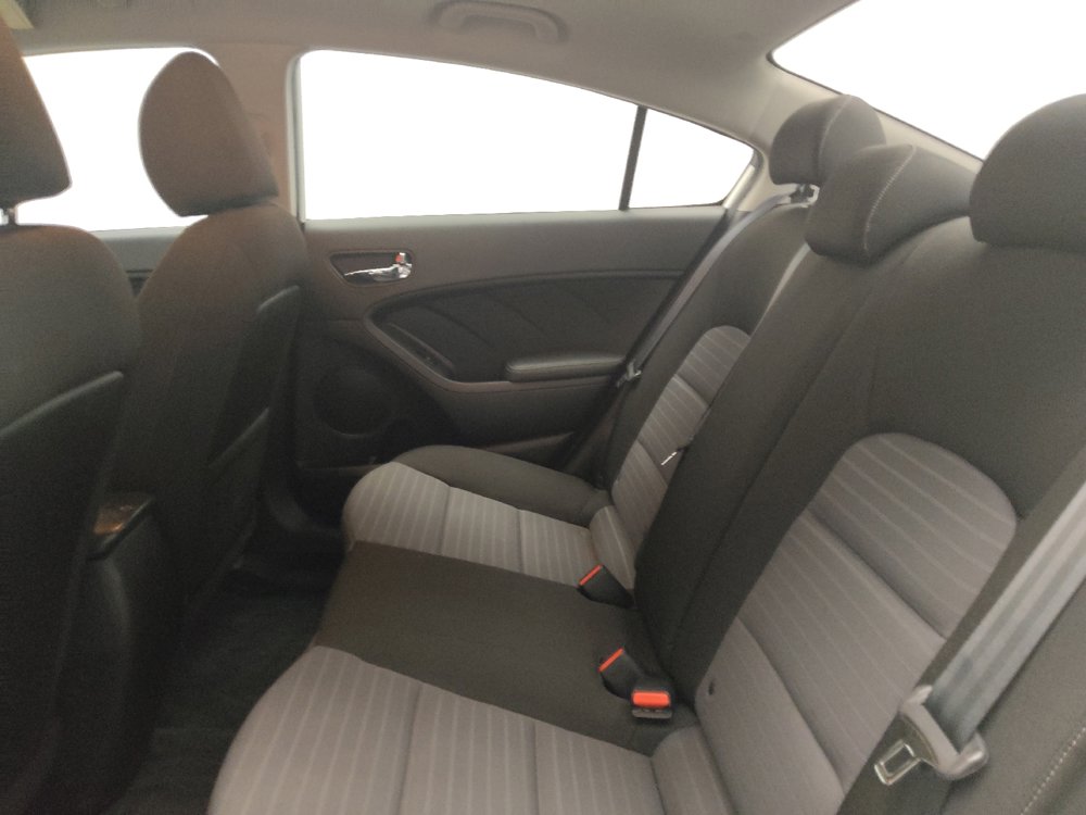 Used 2017 Kia Forte S image 18