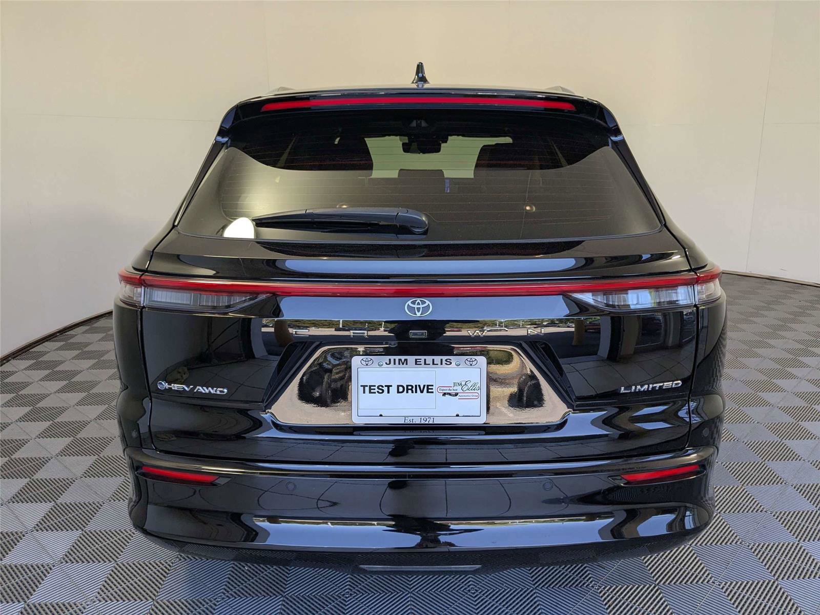 Certified 2025 Toyota Crown Signia w/ Advanced Technology Package AWD/4WD image 7