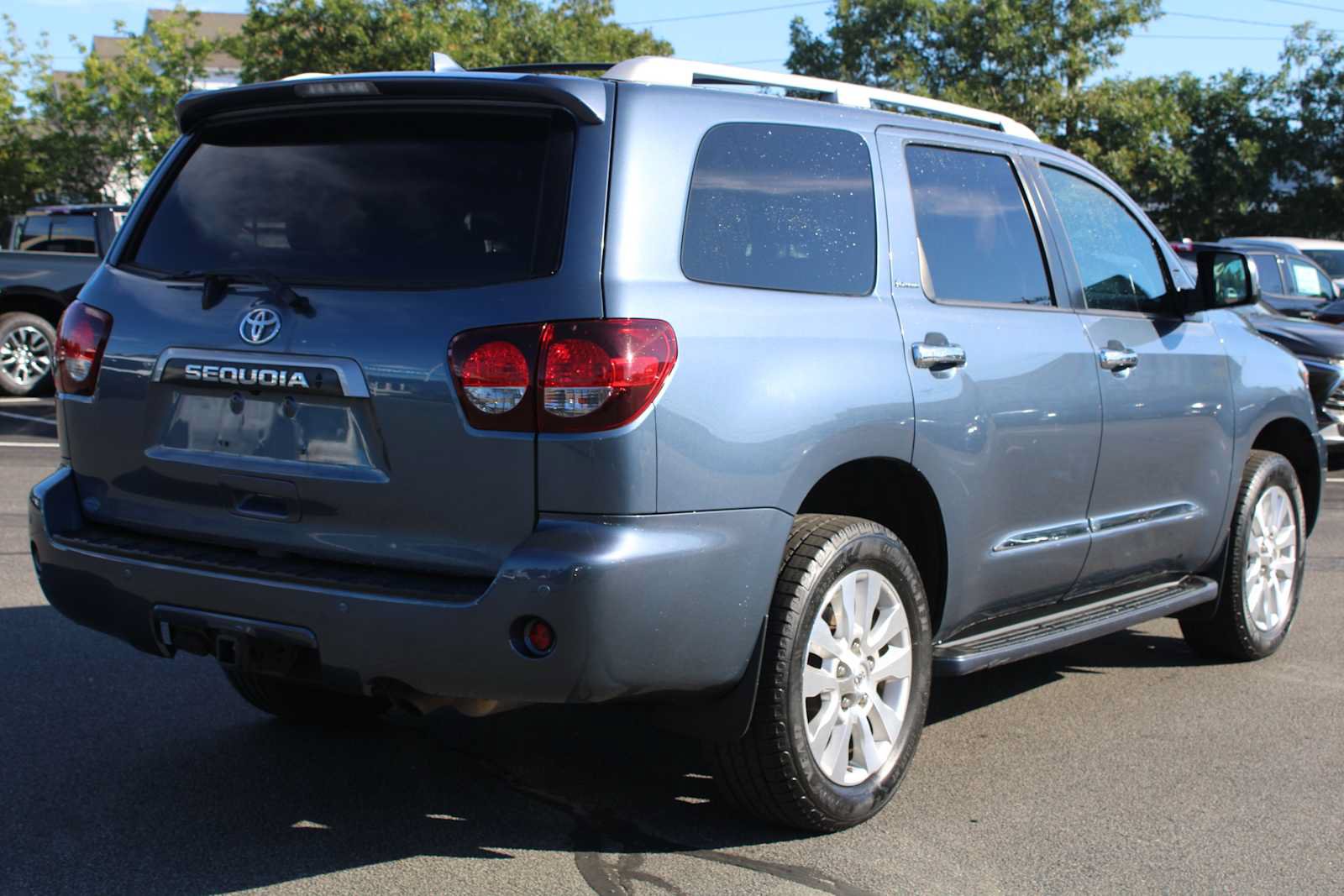 Used 2021 Toyota Sequoia Platinum AWD/4WD image 7