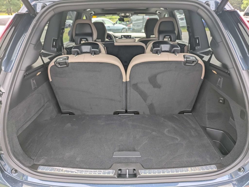 Certified 2026 Volvo XC90 T8 Ultra w/ Protection Package Premier AWD/4WD image 13