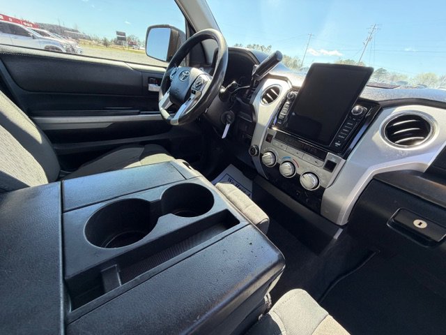 Used 2018 Toyota Tundra SR5 AWD/4WD image 8