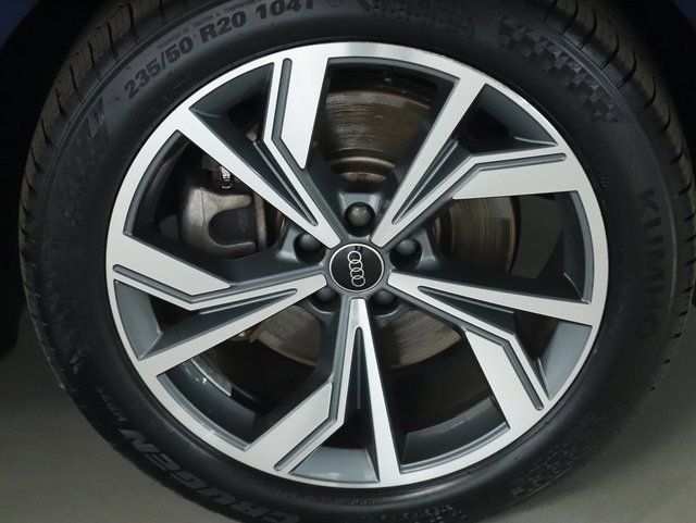 Used 2024 Audi Q4 e-tron Premium w/ Convenience Package image 10