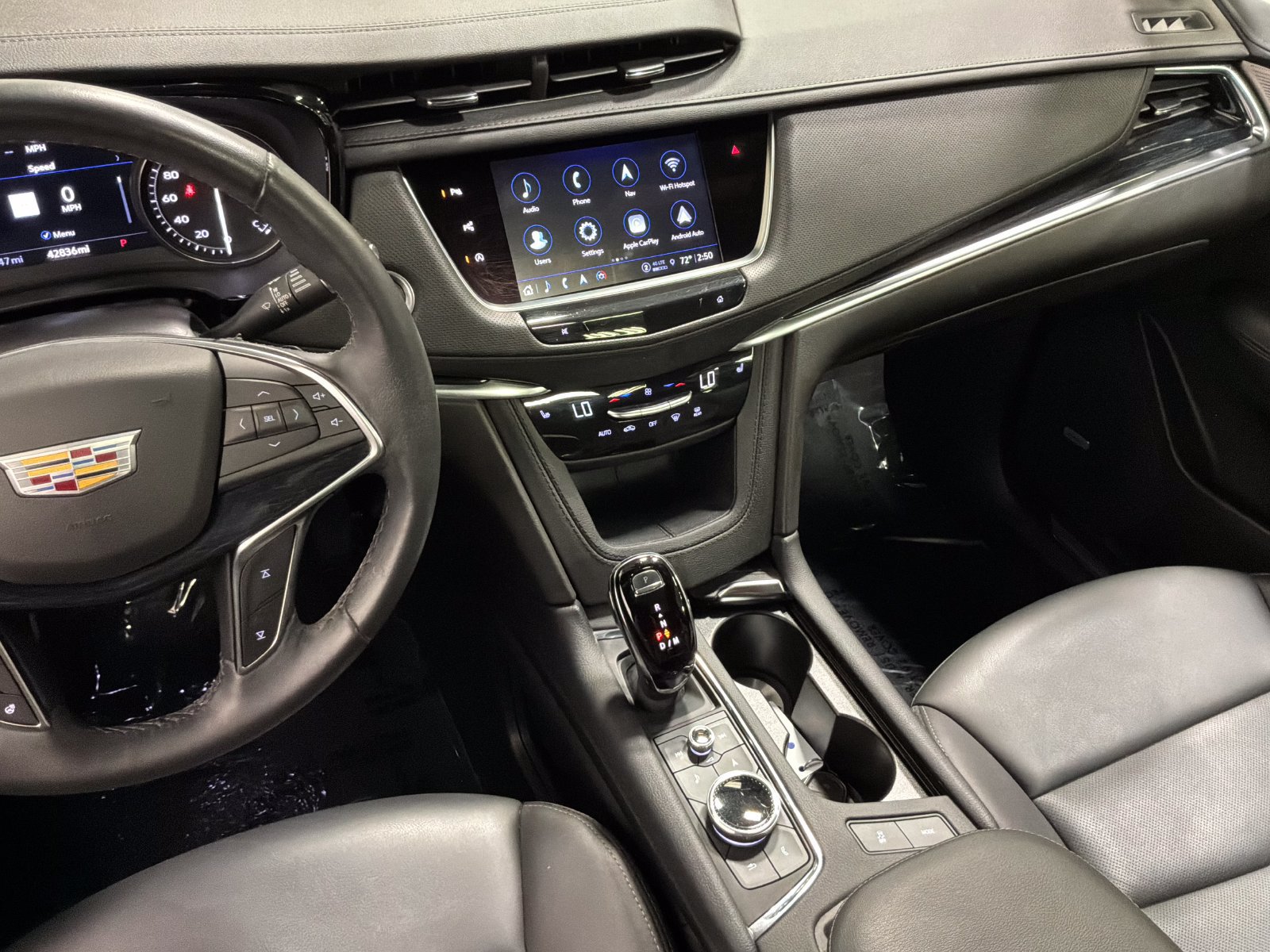Used 2024 Cadillac XT5 Premium Luxury w/ Technology Package AWD/4WD image 8