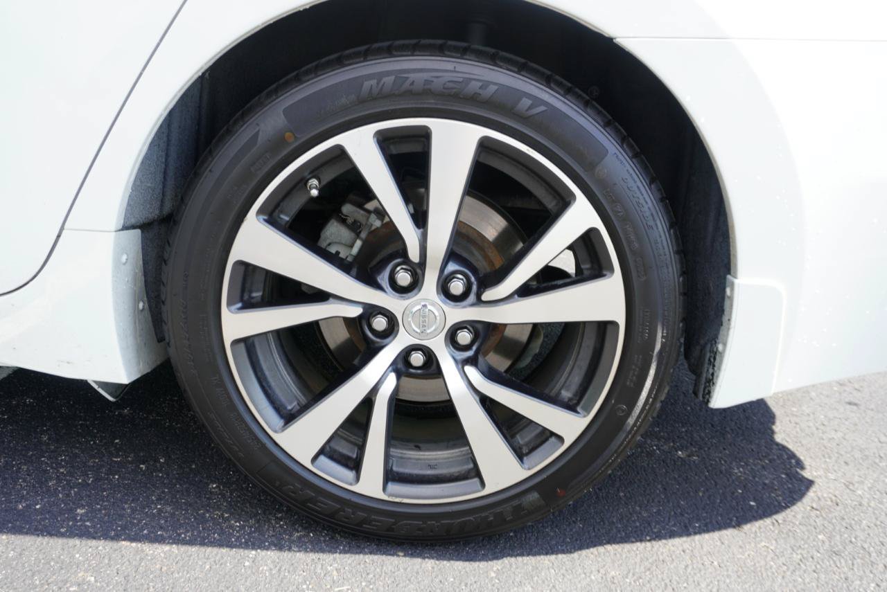 Used 2017 Nissan Maxima 3.5 S w/ Interior Lighting Package FWD image 28