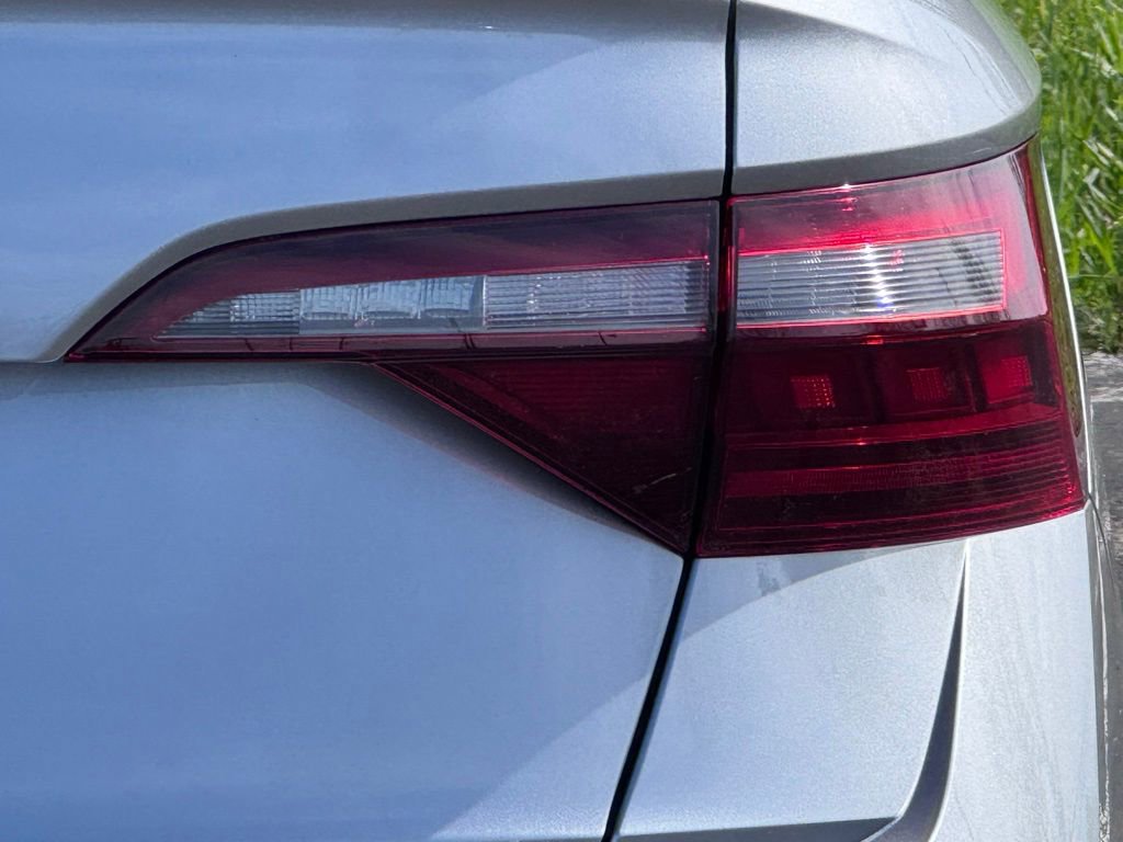 Used 2023 Volkswagen Jetta Sport image 12