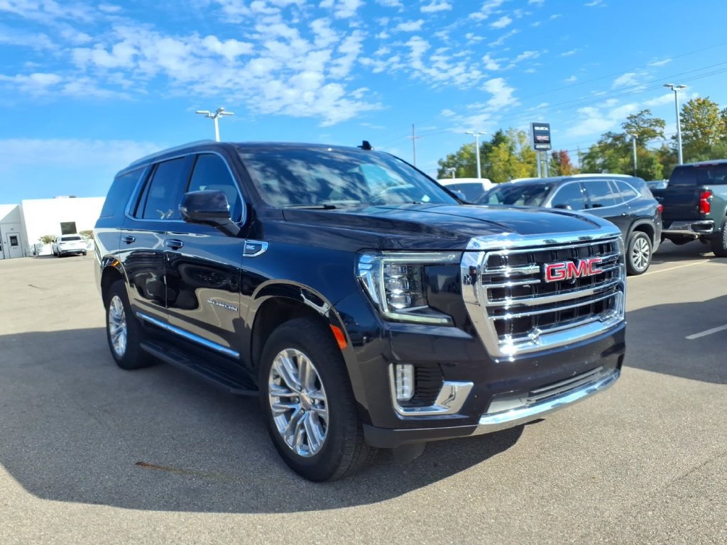 Used 2023 GMC Yukon SLT w/ SLT Premium Package AWD/4WD image 3