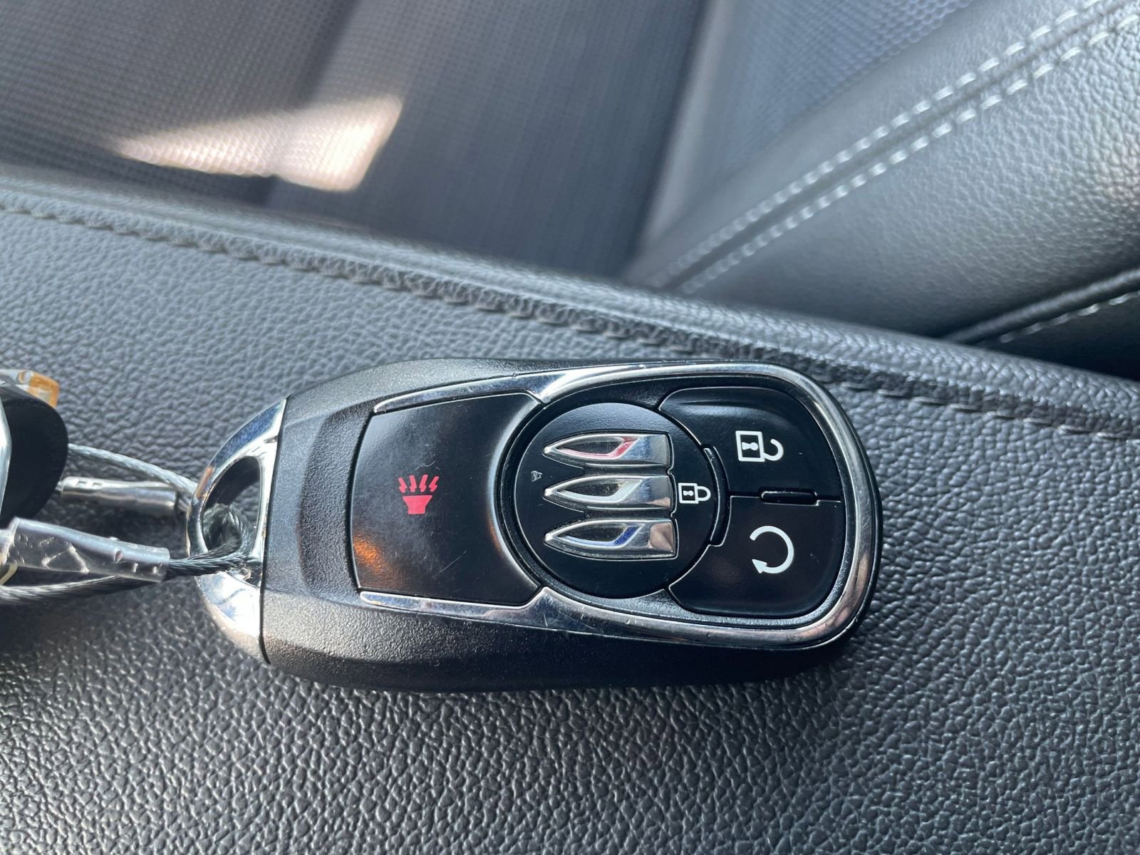 Used 2025 Buick Envista Preferred image 18