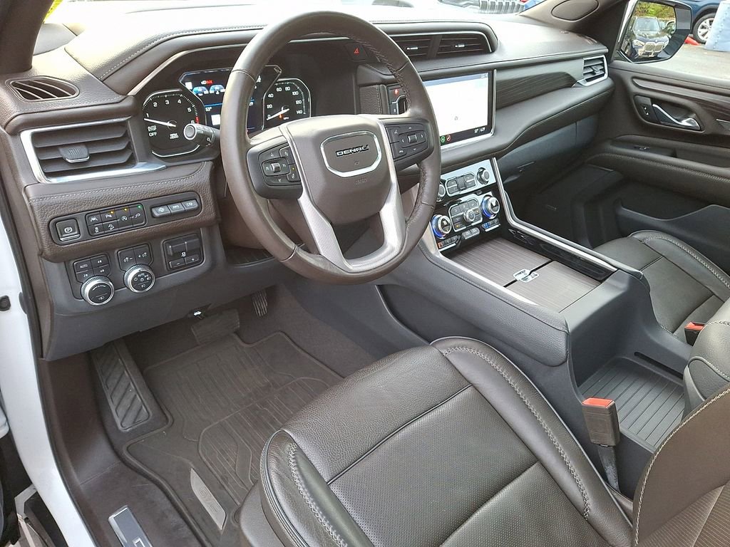 Used 2021 GMC Yukon XL Denali w/ Denali Ultimate Package AWD/4WD image 11