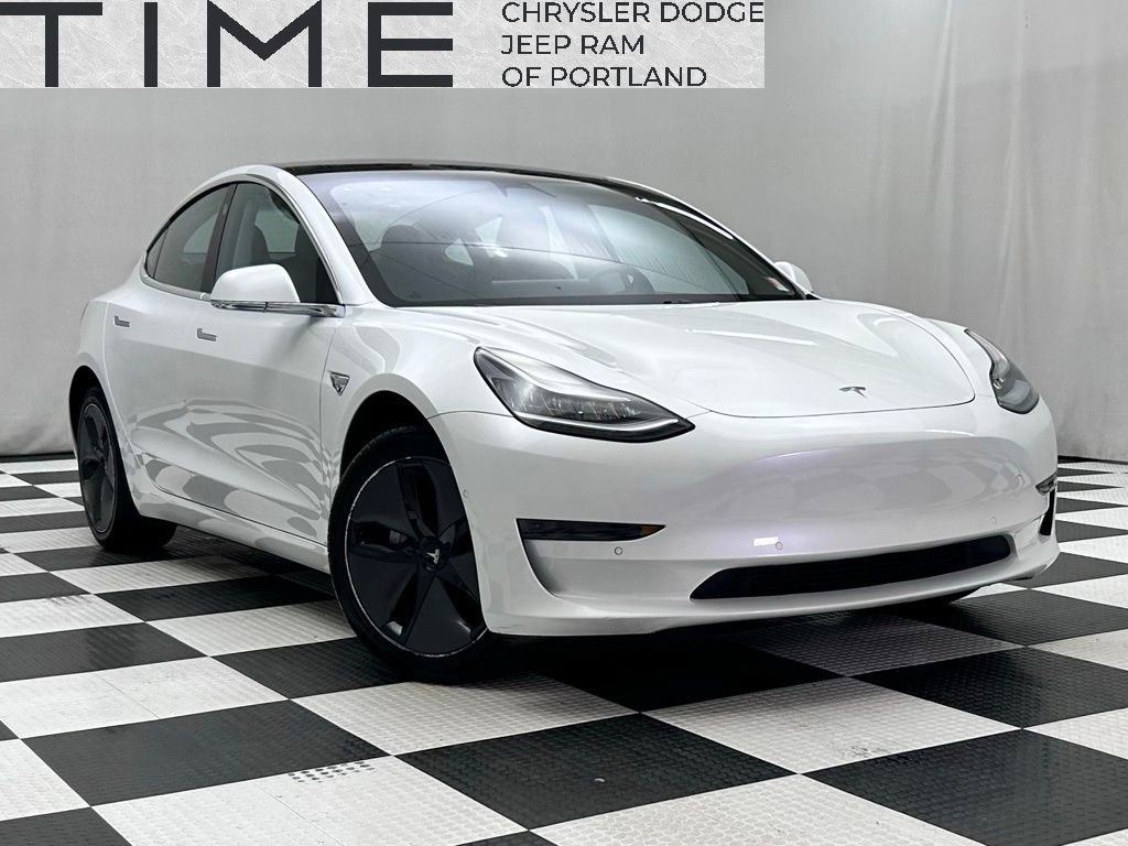Used 2020 Tesla Model 3 Standard Range Plus image 1