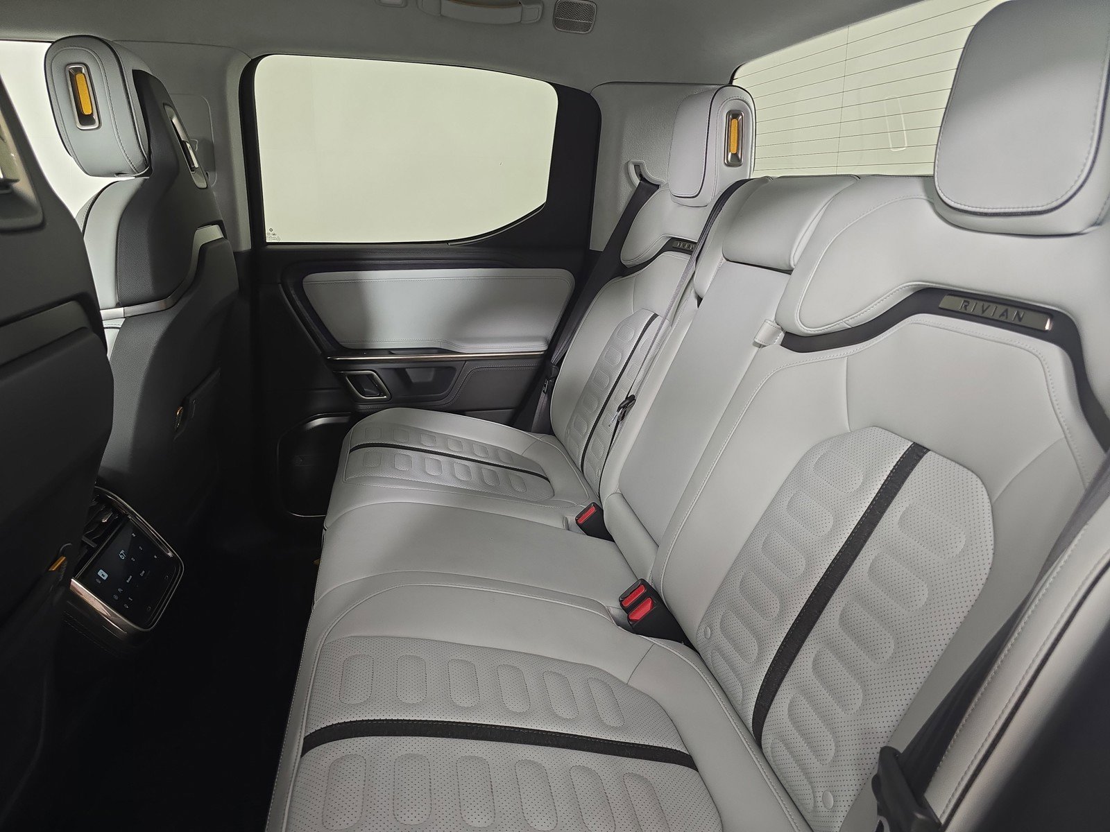 Used 2024 Rivian R1T Adventure image 21