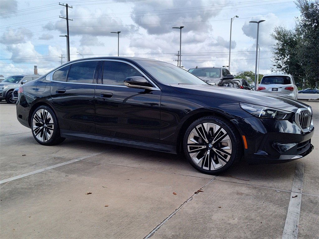 Used 2024 BMW 530i w/ Premium Package image 13