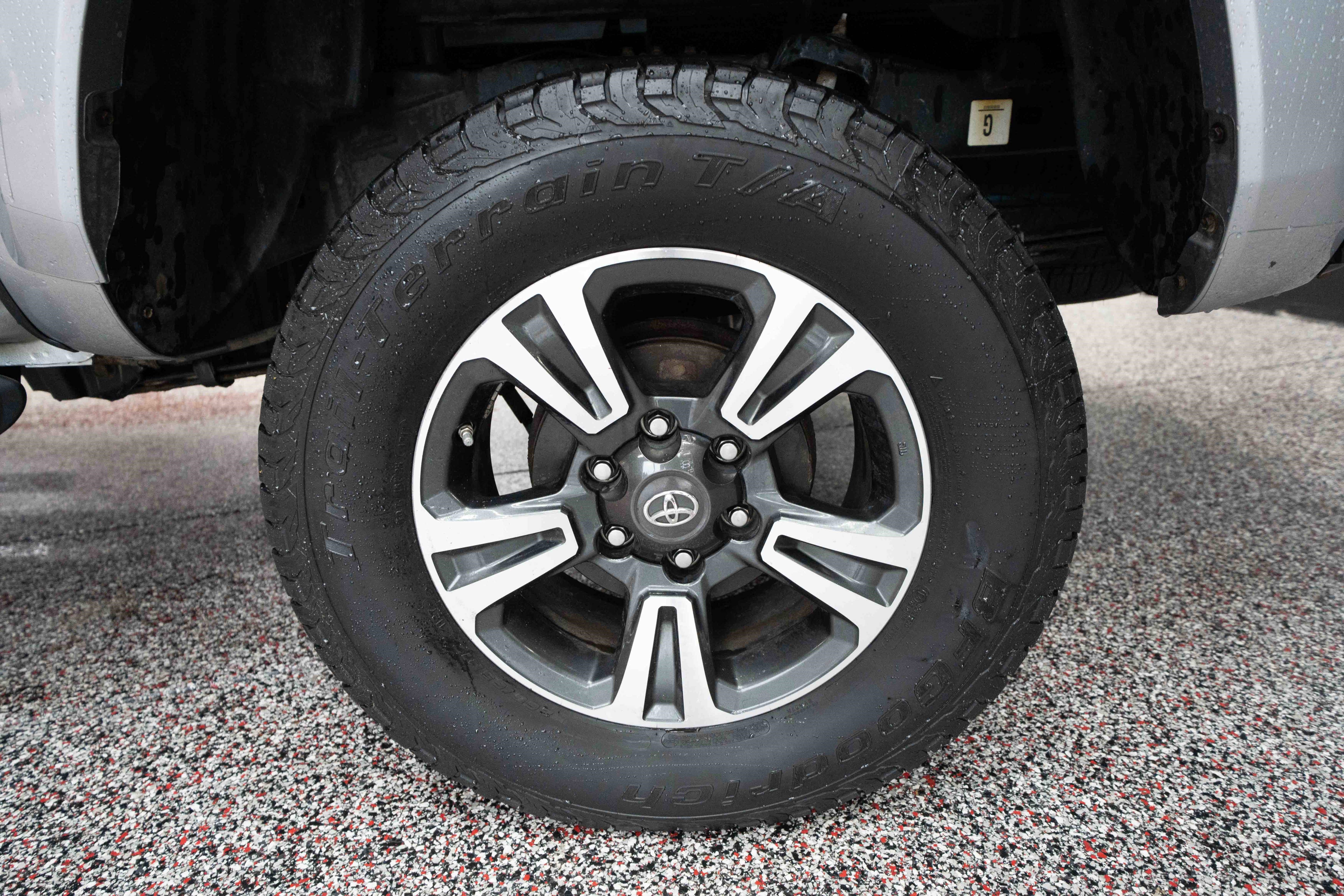 Used 2017 Toyota Tacoma TRD Sport AWD/4WD image 28