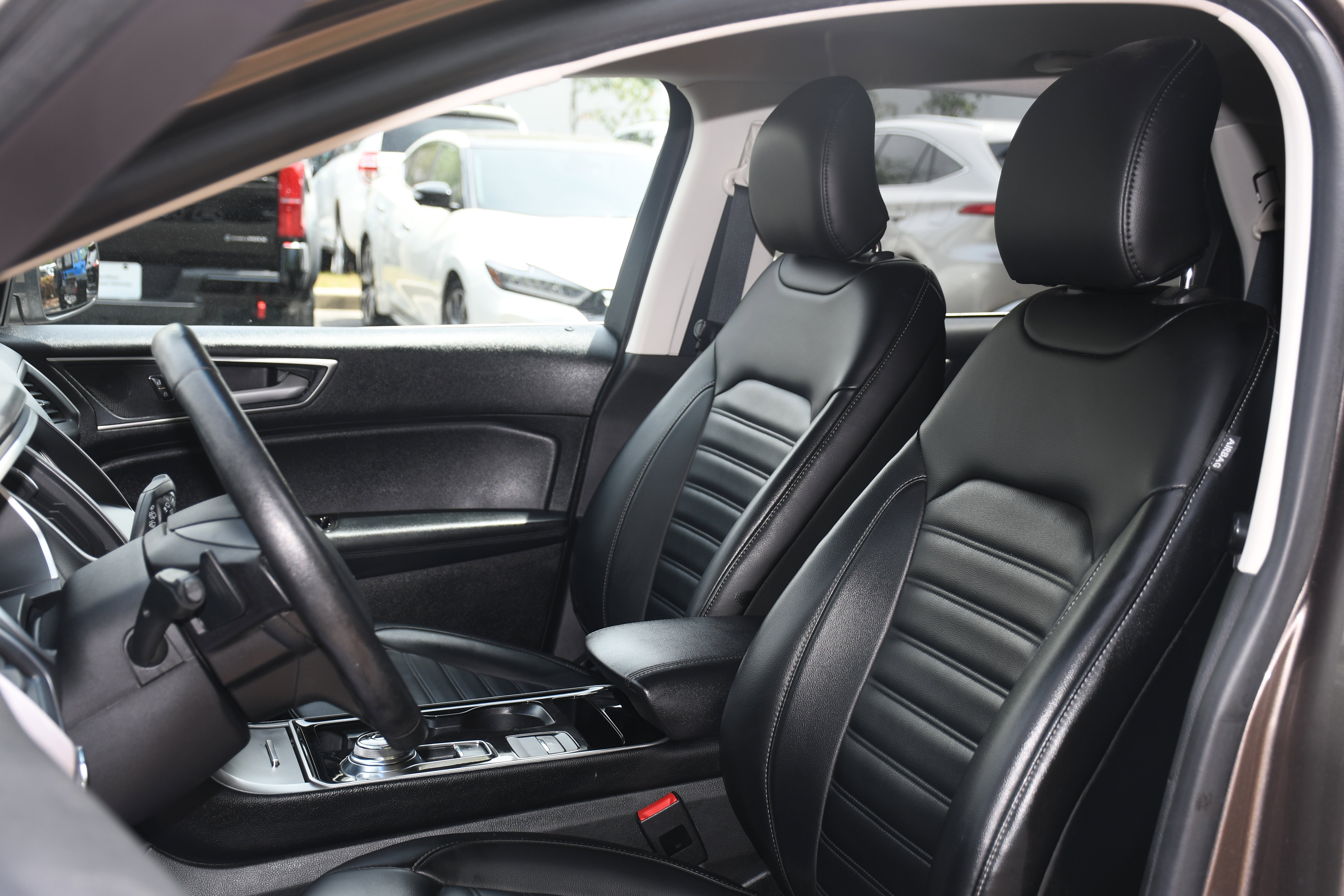 Used 2019 Ford Edge SEL w/ Equipment Group 201A AWD/4WD image 11