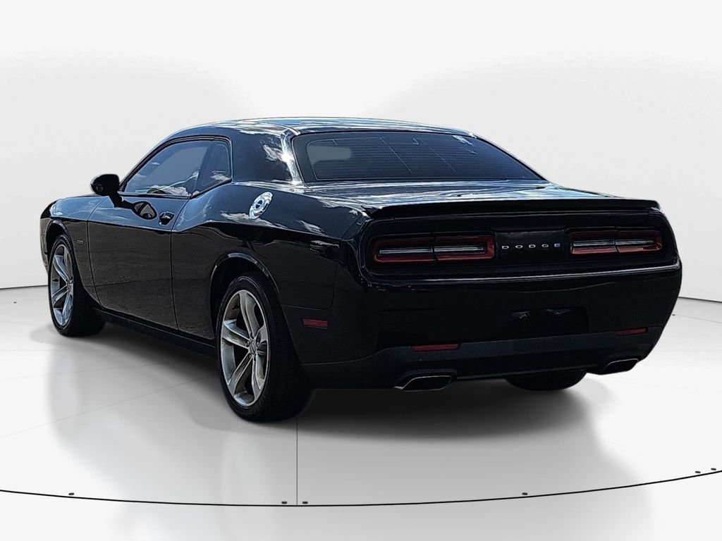 Used 2016 Dodge Challenger R/T image 7