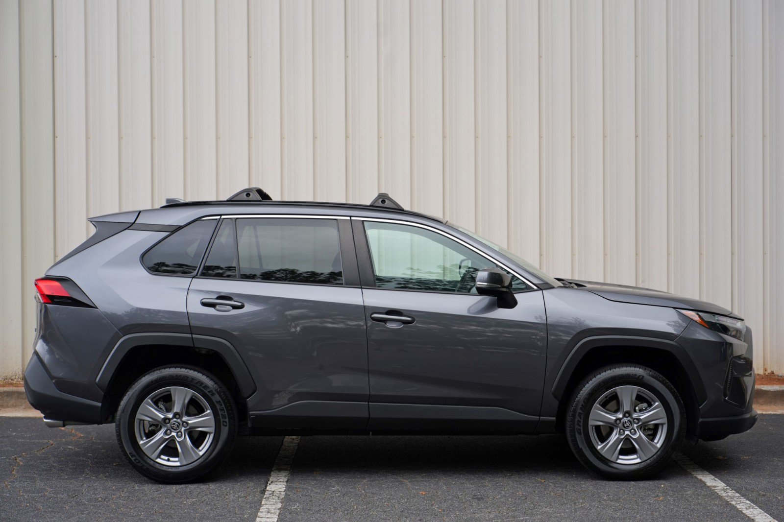 Used 2024 Toyota RAV4 XLE FWD image 46