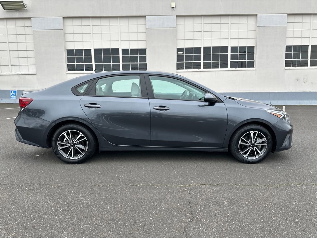 Used 2023 Kia Forte LXS image 7