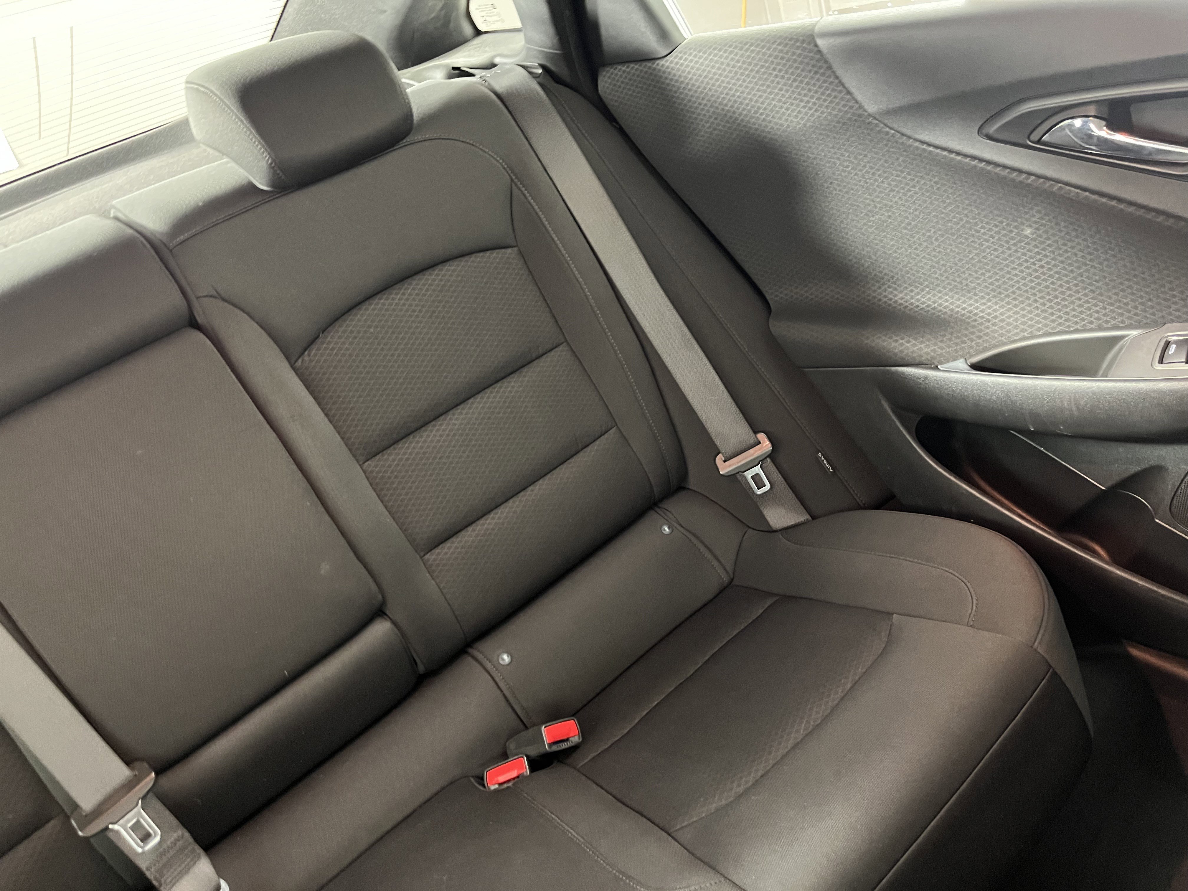 Used 2020 Chevrolet Malibu LT image 23