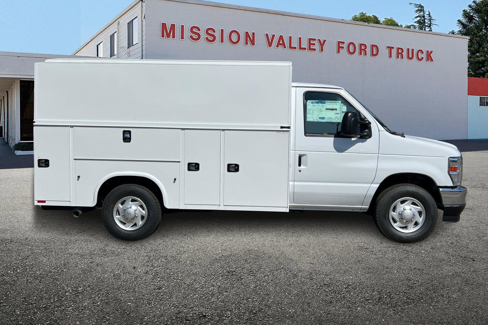 New 2026 Ford E-350 and Econoline 350 Super Duty w/ Power Equipment Group image 3