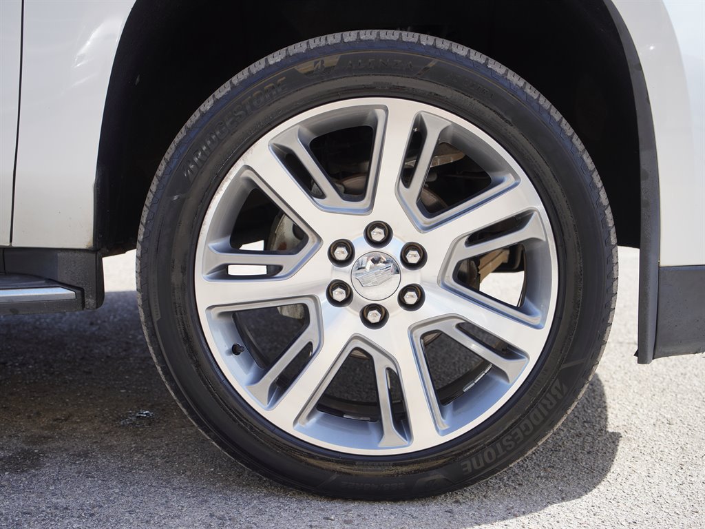 Used 2016 Cadillac Escalade ESV Luxury RWD image 42