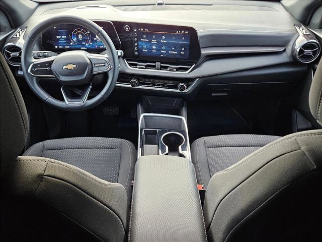 Used 2025 Chevrolet Equinox LT w/ Safety and Technology Package image 16