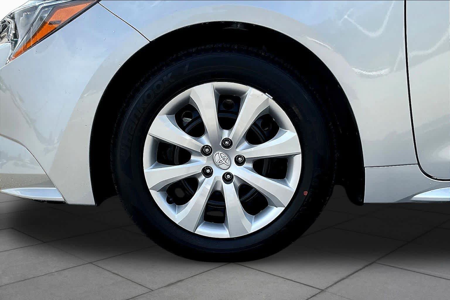 Used 2026 Toyota Corolla LE FWD image 11