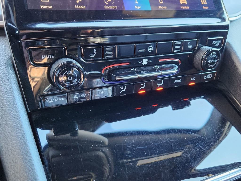 Used 2024 Jeep Grand Cherokee Limited image 9