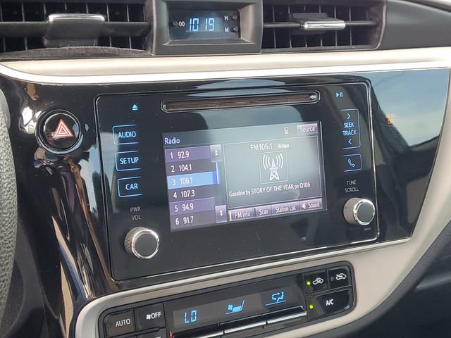 Used 2018 Toyota Corolla LE FWD image 19