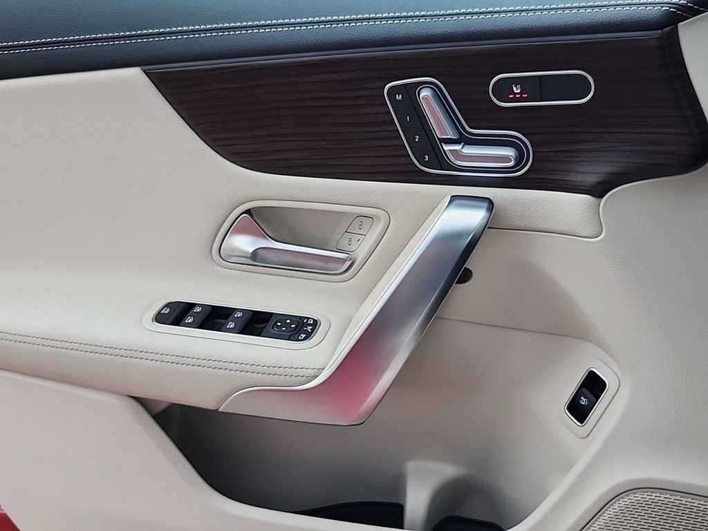 New 2025 Mercedes-Benz CLA 250 4MATIC image 7