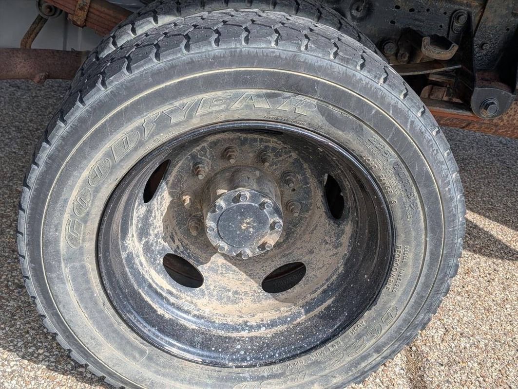 Used 2005 Ford F450 2WD Regular Cab Super Duty image 17