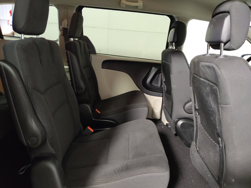 Used 2017 Dodge Grand Caravan SE FWD image 19