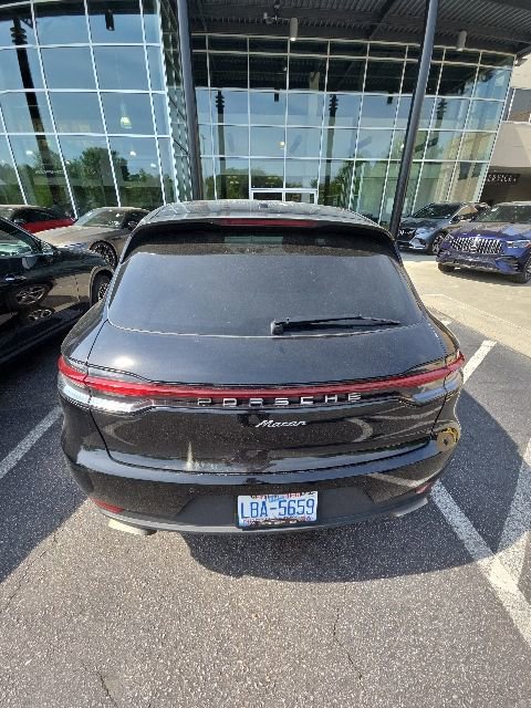 Used 2020 Porsche Macan AWD/4WD image 4