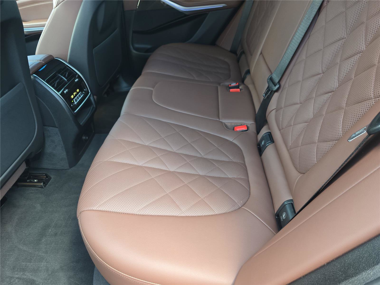 Used 2023 BMW X5 sDrive40i w/ Climate Comfort Package RWD image 12