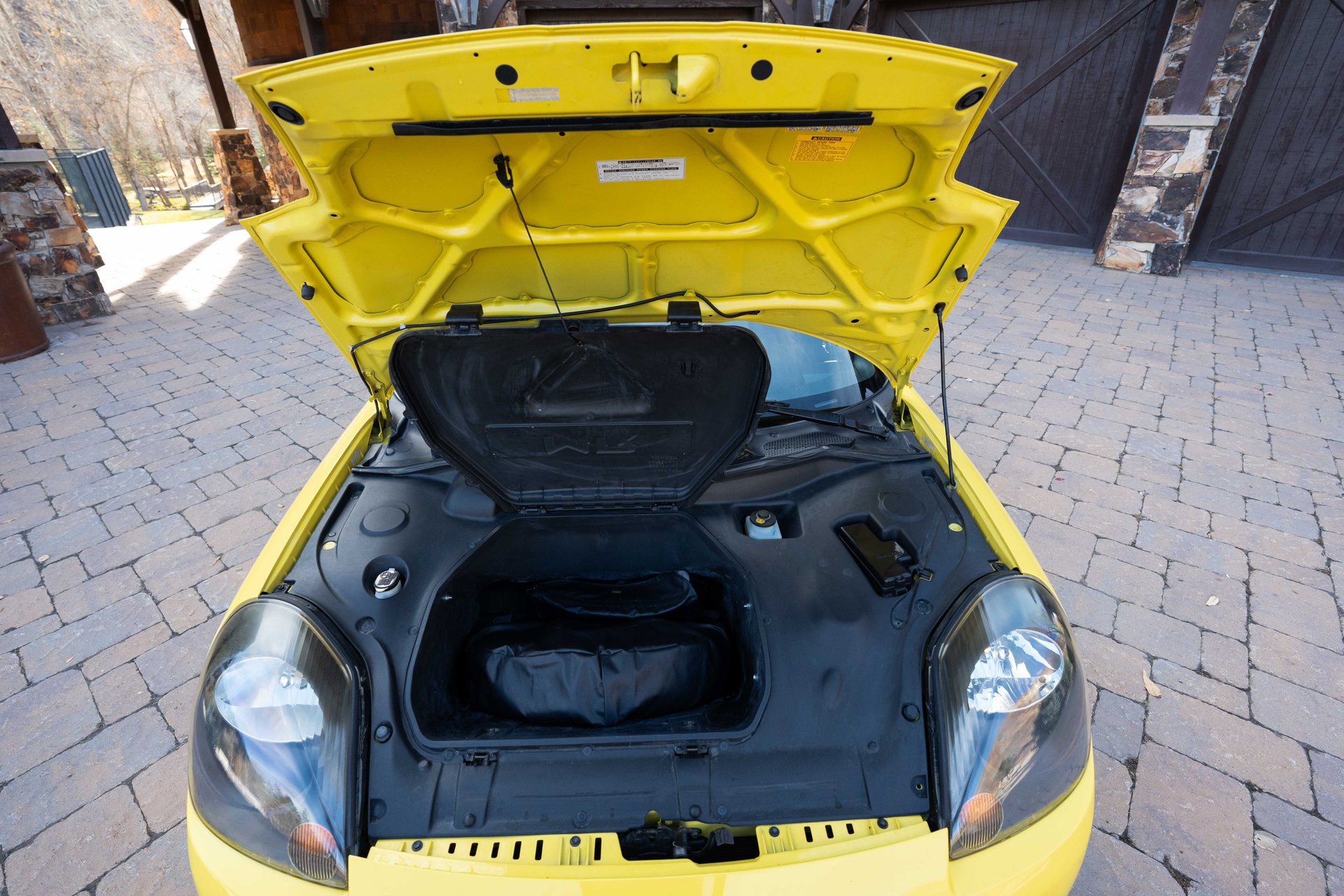 Used 2001 Toyota MR2 image 17