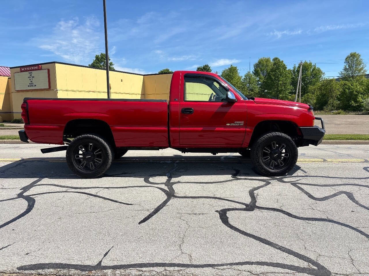 Used 2005 Chevrolet Silverado 2500 LS w/ Heavy-Duty Power Package AWD/4WD image 7