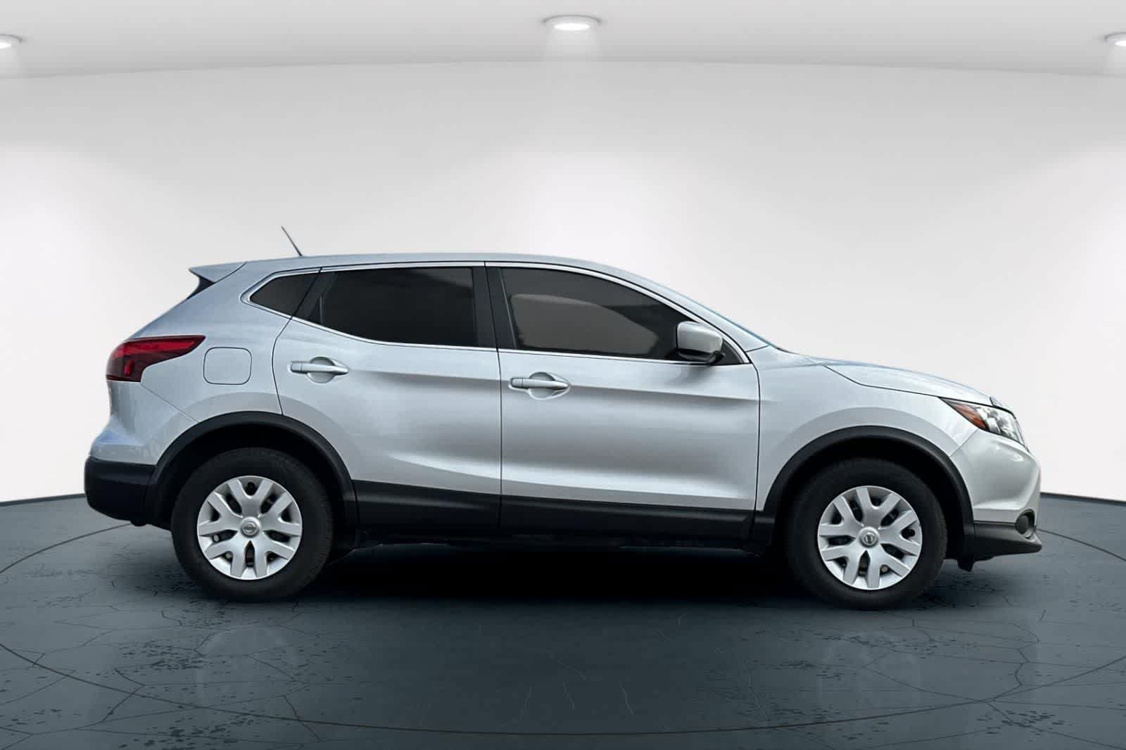 Used 2018 Nissan Rogue Sport S AWD/4WD image 6